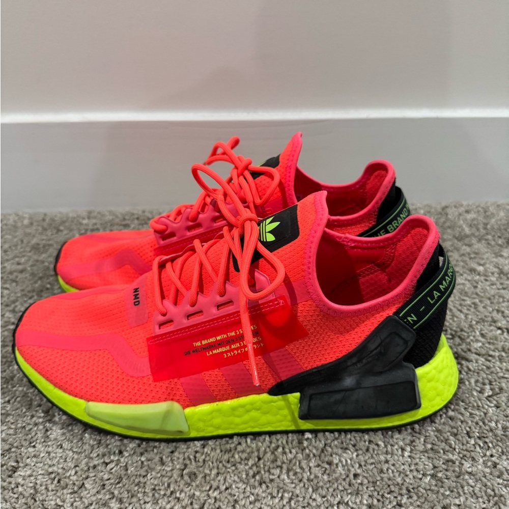 Adidas NMD R1 V2 Pink Men’s Sneakers